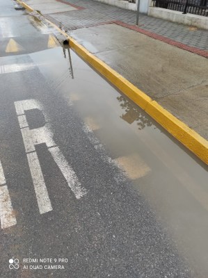 Água represada na Rua Padre Gabriel Lux-2.jpeg