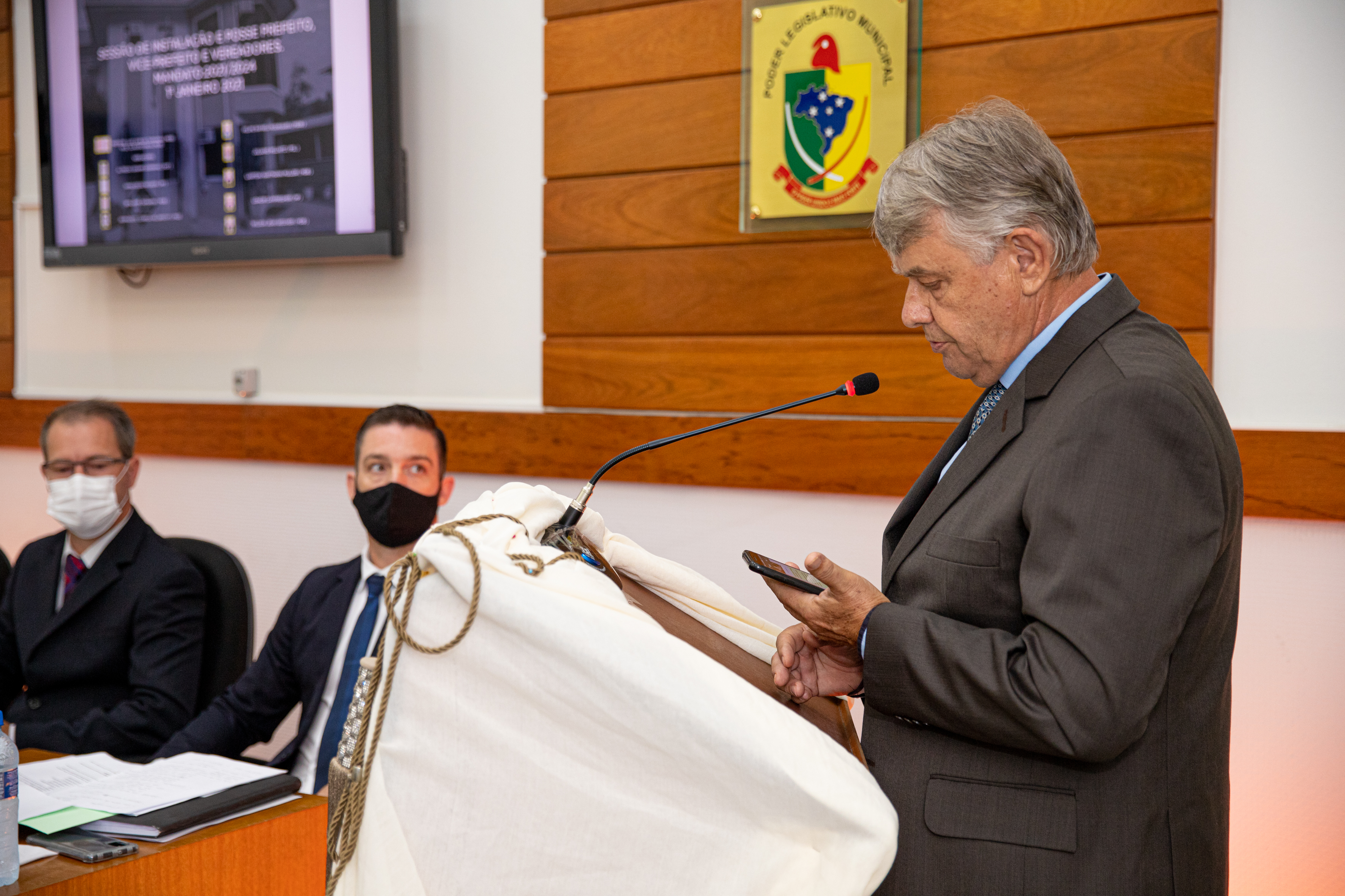 Vereadores empossados na Tribuna - Arno C. Neuber