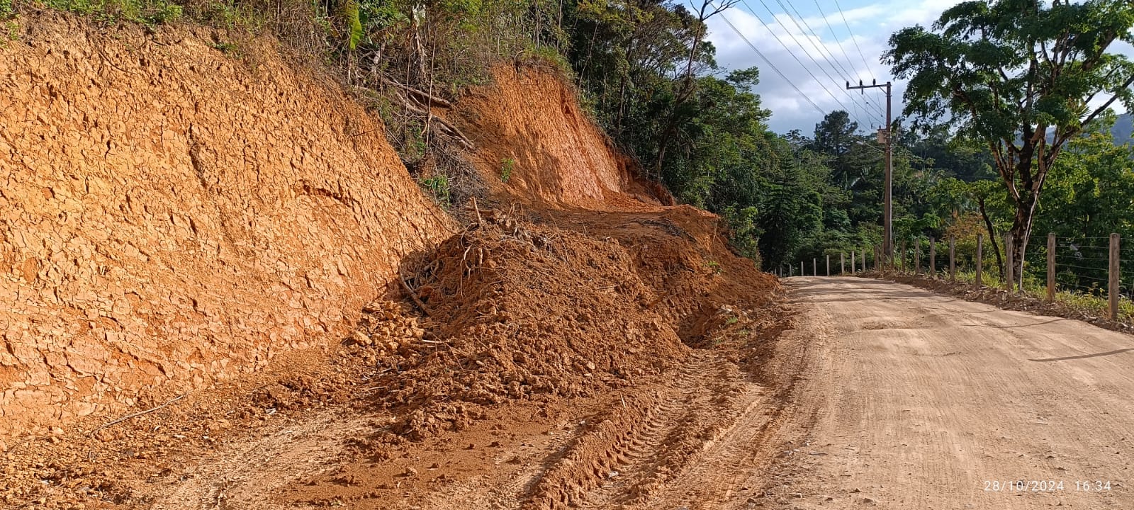 INDICAÇÃO da Câmara de Vereadores de Corupá, solicita ao Executivo Municipal a execução de obras de tubulação no Caimão Itapocú.