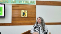 PROFESSORA E PROPRIETÁRIA DE ESCOLA DE ARTE, KAMILA LAMGHAMER, PARTICIPOU DA TRIBUNA LIVRE DA CÂMARA