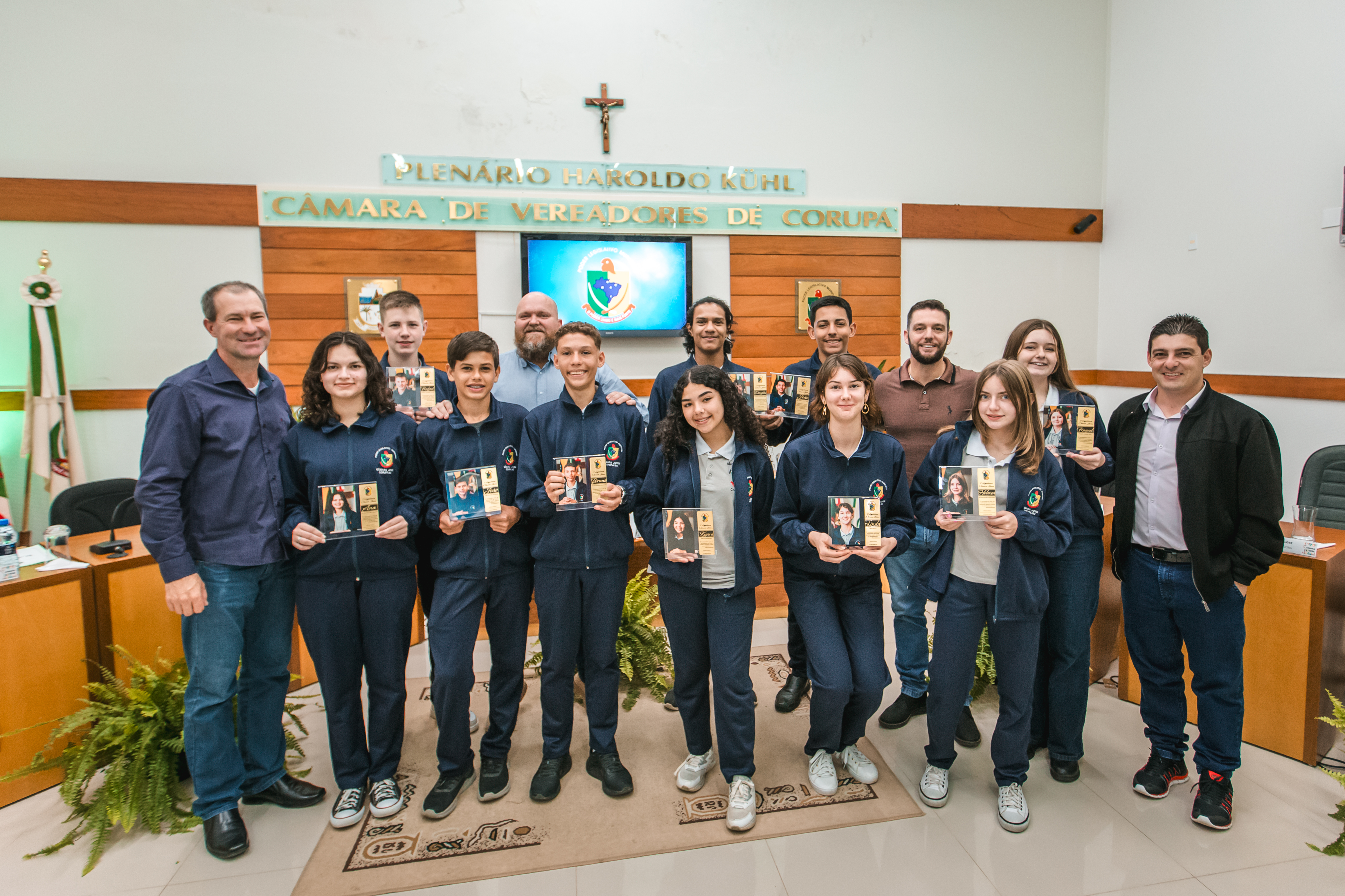 Sessão solene encerra primeira legislatura da Câmara Jovem de Corupá