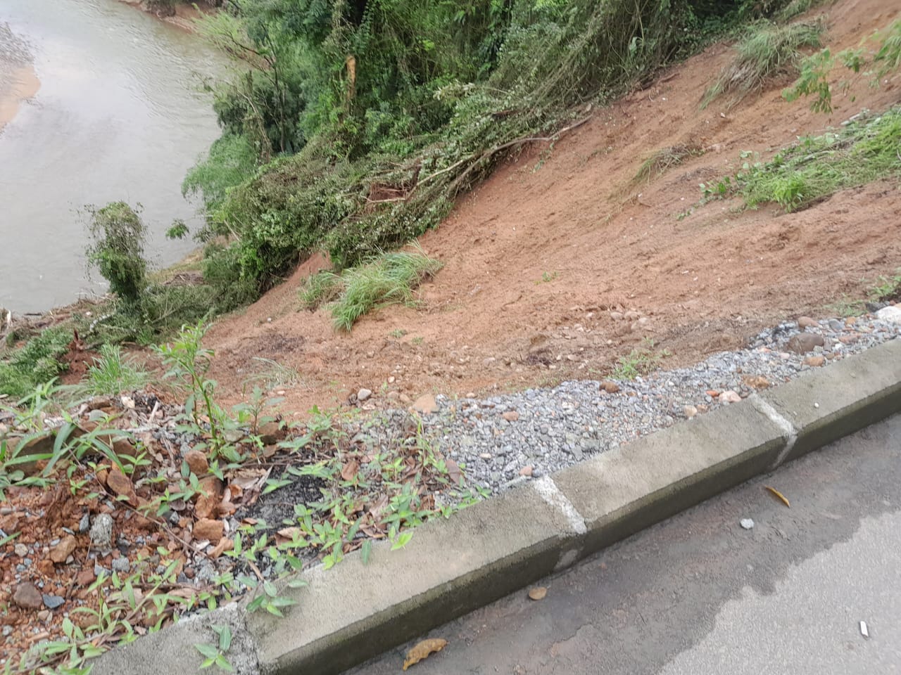 Vereador alerta prefeitura e pede providências urgentes para evitar mortes no Morro do Suesenbach